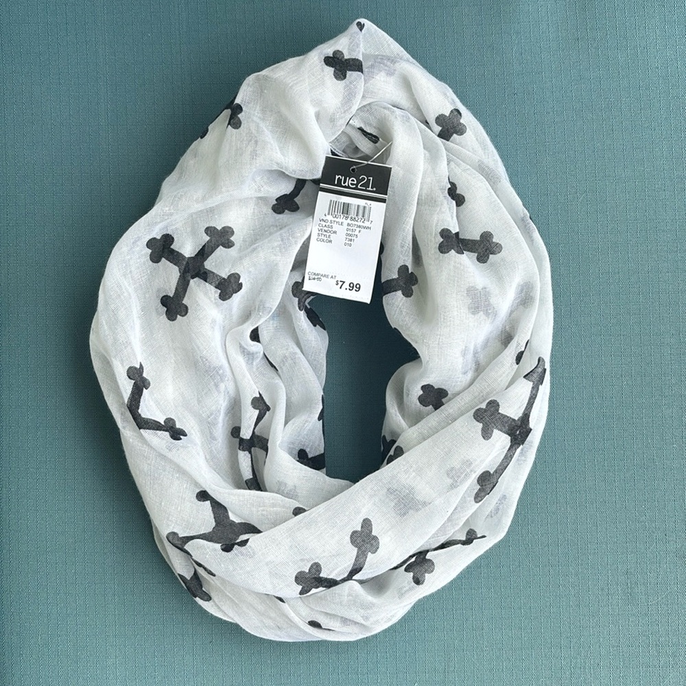 Rue 21 infinity Scarf ♾️